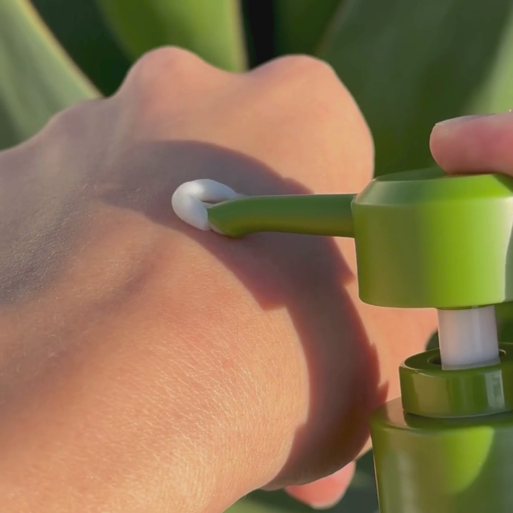 Load video: Someone applying Scrachee's Soaked Body Cream in their hands.